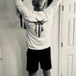 Dead Hang Benefits — And How to Get Started at Home